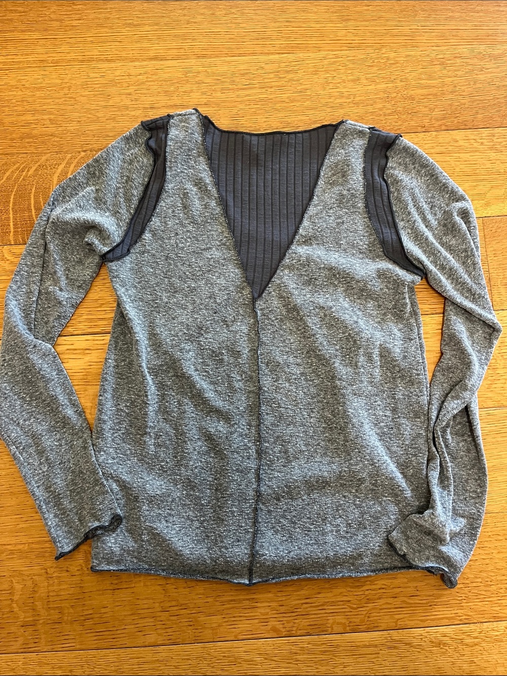 BKE size small long sleeve scoop neck shirt